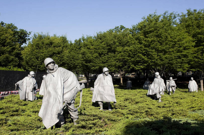 无人,公园,横图,彩色,室外,白天,旅游,度假,草坪,名胜古迹,树林,城市风光,标志建筑,城市,地标,建筑,雕塑,华盛顿,美国,遗迹,雕像,图片,纪念碑,辉煌,古迹,文物,娱乐,建设,古建筑,现代建筑,天空,绿地,享受,休闲,旅游胜地,放松,摄影,纪念,文明,古文明,发展,繁荣,朝鲜战争纪念碑,旅行,朝鲜战争,bj174