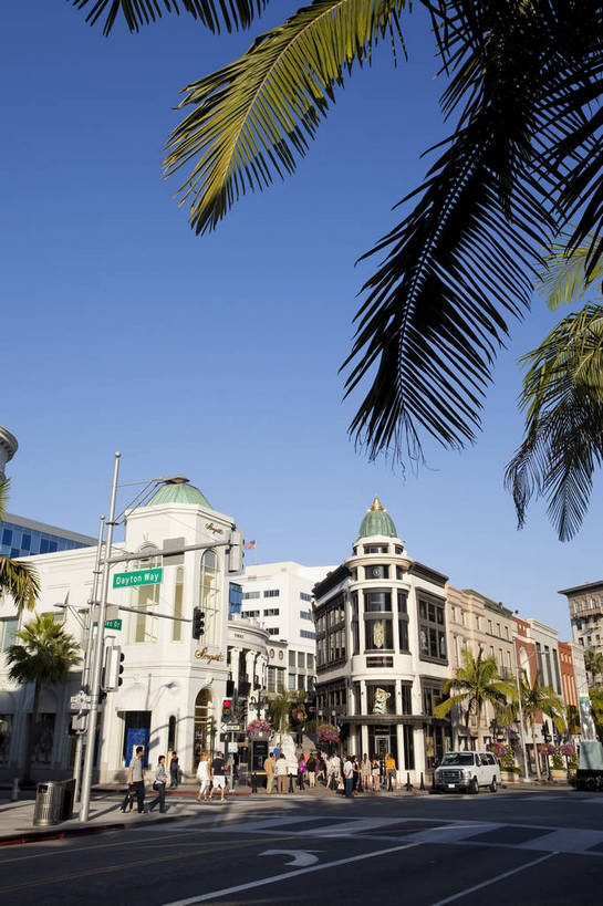 商店,竖图,彩色,室外,白天,旅游,美景,城市风光,城市,道路,建筑,街道,路,公路,美国,游客,图片,景观,交通,辉煌,现代建筑,商业街,旅游胜地,景色,摄影,风光,北美,北美洲,文明,加利福尼亚,美洲,发展,加州,洛杉矶,加利福尼亚州,金州,黄金州,北亚美利加洲,亚美利加洲,繁荣,贝弗利山,比华利山,天使之城,马路,旅行,美利坚合众国,bj174