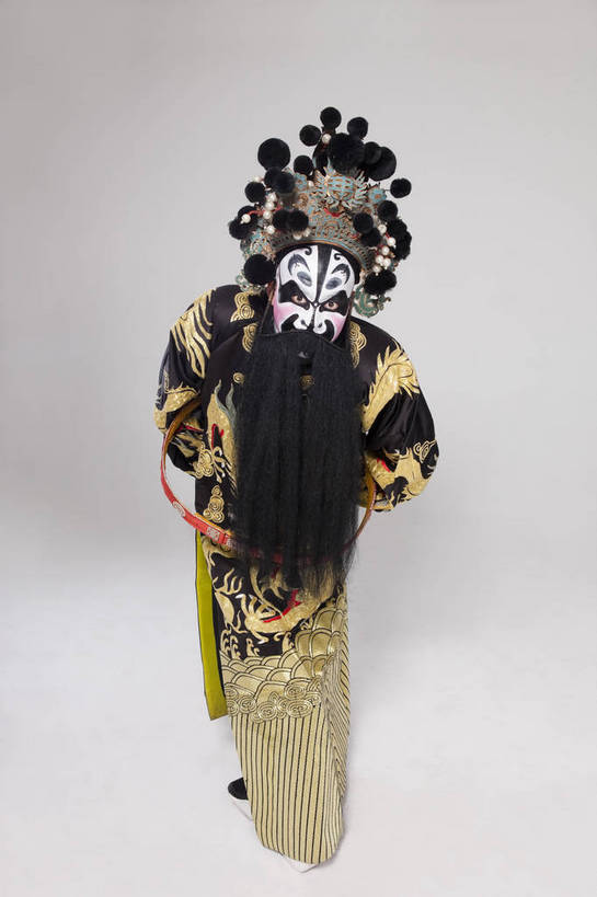 中年人,一个人,演员,竖图,彩色,白色背景,正面,化妆,北京,中国,亚洲,仅一个人,表演,艺术,造型,鲜艳,头饰,图片,注视,文化,脸谱,观察,看,站着,表情,姿势,摄影,服饰,观看,动作,察看,关注,中国文化,戏剧,民族服饰,演出服,京剧,东亚,戏曲,国粹,官员,男人,中年男性,中国人,全身,影棚拍摄,化装,中国戏曲,传统文化,丞相,舞台妆,角色,花脸,净,bj174