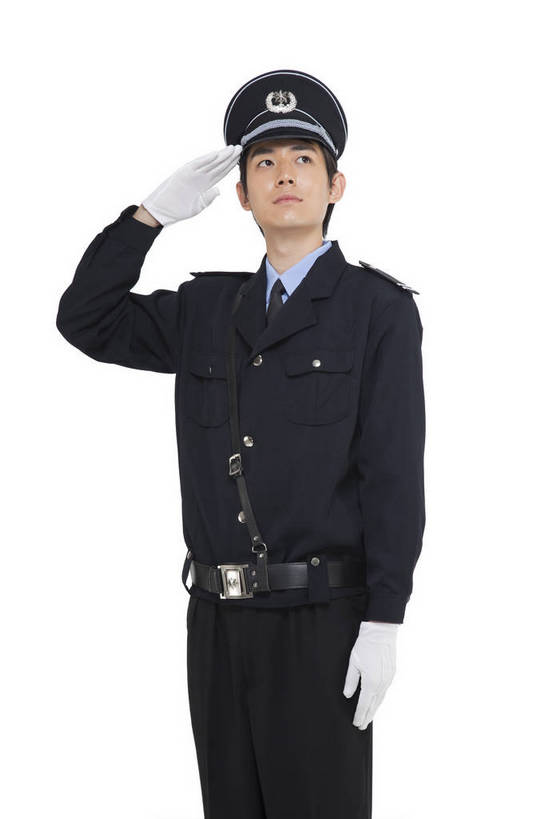 东方人,站,竖图,彩色,室内,白天,白色背景,侧面,商务,时尚,智慧,安全,成功,职员,北京,中国,仅一个人,正装,工作,图片,职业装,现代,工人,职业,成熟,自信,摄影,青春,巡逻,精明,保卫,行礼,聪明,男人,男性,年轻男性,亚洲人,中国人,年轻人,白领,保安,商人,上班族,员工,半身,影棚拍摄,愉快,匠人,劳动者,体力工,白领阶层,办公室职员,bj174