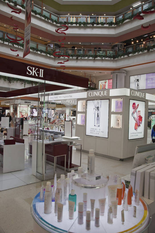 商店,竖图,彩色,室内,白天,购物,旅游,消费,超市,橱窗,建筑,商场,北京,中国,亚洲,图片,首都,现代,休闲,展示,气派,金融,百货,摄影,生活方式,经济,文明,陈列,选购,贸易,百货公司,东亚,中华人民共和国,北京市,京,北平,华北地区,血拼,繁荣,发达,旅行,购物商场,购物中心,商业中心,崇文,崇文区,文明门,崇文门,bj174