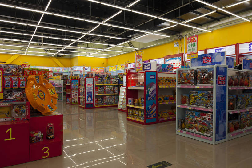 无人,商店,横图,彩色,室内,白天,购物,游戏,消费,超市,建筑,商场,玩具,中国,亚洲,整齐,商品,图片,内部,玩,娱乐,货架,休闲,益智,蒙,金融,百货,摄影,摆放,活动,发泄,消遣,智力,选购,贸易,百货公司,东亚,内蒙古,中华人民共和国,华北地区,宣泄,血拼,内蒙古自治区,玩耍,嬉戏,商业,购物商场,购物中心,商业中心,bj174