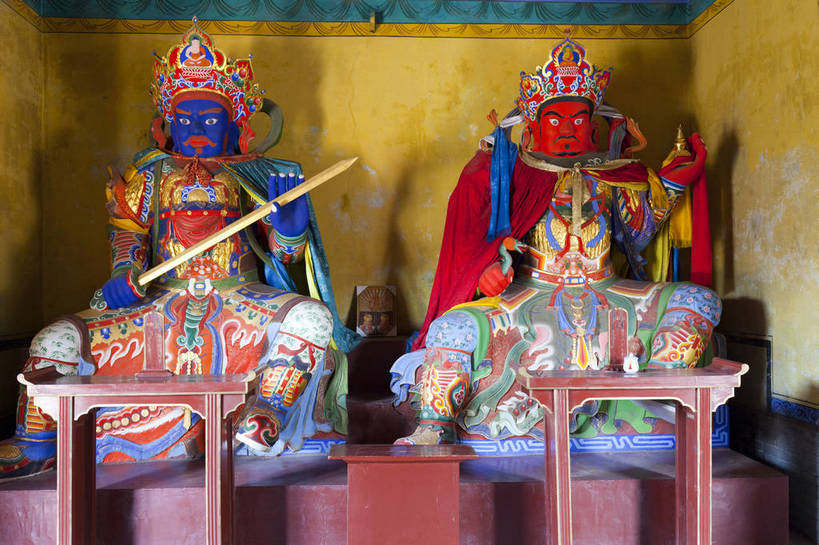 无人,寺庙,横图,彩色,室内,白天,旅游,度假,名胜古迹,标志建筑,地标,建筑,雕塑,中国,亚洲,遗迹,雕像,图片,古迹,文物,娱乐,建设,古建筑,历史建筑,享受,休闲,旅游胜地,放松,蒙,摄影,宗教,武将,中国文化,古文明,东亚,内蒙古,呼和浩特,首府,中华人民共和国,华北地区,内蒙古自治区,呼和浩特市,玉泉区,旅行,大召寺,传统文化,bj174