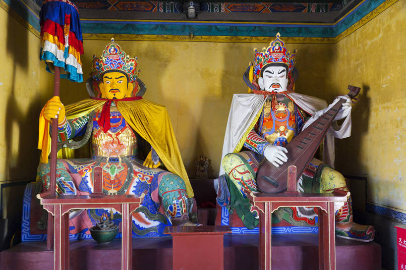 无人,寺庙,横图,彩色,室内,白天,旅游,度假,名胜古迹,标志建筑,地标,建筑,雕塑,中国,亚洲,遗迹,雕像,图片,古迹,文物,娱乐,建设,古建筑,历史建筑,享受,休闲,旅游胜地,放松,蒙,摄影,宗教,武将,中国文化,古文明,东亚,内蒙古,呼和浩特,首府,中华人民共和国,华北地区,内蒙古自治区,呼和浩特市,玉泉区,旅行,大召寺,传统文化,bj174