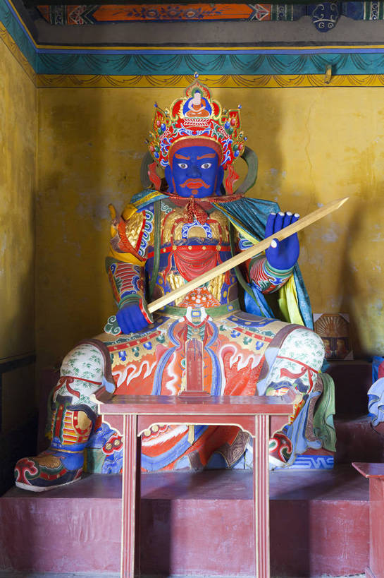 无人,寺庙,竖图,彩色,室内,白天,旅游,度假,名胜古迹,标志建筑,地标,建筑,雕塑,中国,亚洲,遗迹,雕像,图片,古迹,文物,娱乐,建设,古建筑,历史建筑,享受,休闲,旅游胜地,放松,蒙,摄影,宗教,武将,中国文化,古文明,东亚,内蒙古,呼和浩特,首府,中华人民共和国,华北地区,内蒙古自治区,呼和浩特市,玉泉区,旅行,大召寺,传统文化,bj174