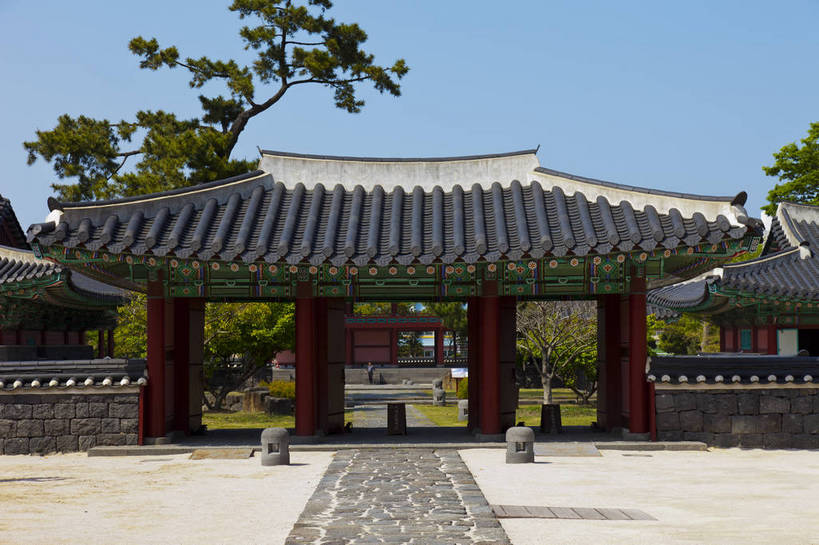 无人,横图,彩色,室外,白天,旅游,田园,门,建筑,济州岛,韩国,亚洲,图片,亭子,天空,旅游胜地,摄影,东亚,民族建筑,大韩民国,济州,济州道,济州特别自治道,特别自治道,济州市,韩国文化,旅行,传统文化,镇海楼,飞檐,南朝鲜,南韩,观德亭,bj174