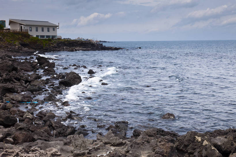 无人,横图,彩色,室外,白天,旅游,度假,海岛,礁石,名胜古迹,标志建筑,地标,建筑,济州岛,韩国,亚洲,遗迹,图片,海岸,景观,古迹,文物,娱乐,建设,古建筑,享受,休闲,旅游胜地,放松,摄影,风光,古文明,东亚,大韩民国,济州,济州道,济州特别自治道,特别自治道,济州市,龙头岩,海,岩石,旅行,南朝鲜,南韩,bj174