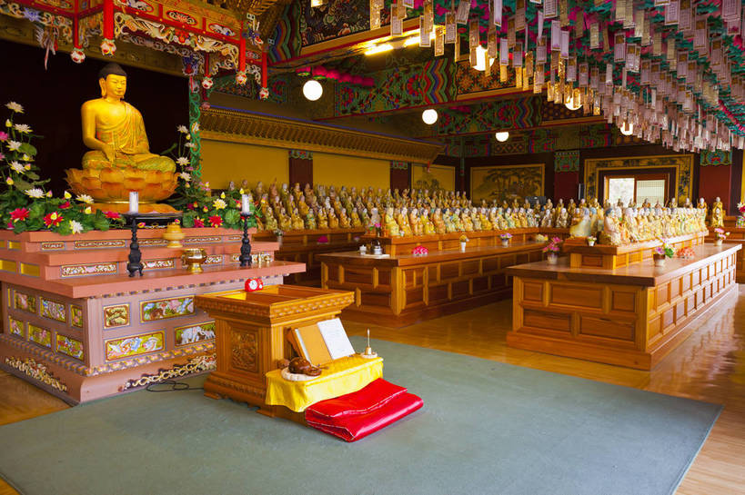 无人,寺庙,横图,彩色,室内,特写,白天,旅游,建筑,济州岛,韩国,亚洲,节日,雕像,图片,文化,殿堂,祈祷,健康,许愿,摄影,宗教,祠堂,佛教,信仰,纪念,祈求,陈列,佛堂,东亚,罗汉,大韩民国,济州,济州道,济州特别自治道,特别自治道,西归浦,西归浦市,释教,韩国文化,平安,旅行,传统文化,南朝鲜,南韩,药泉寺,罗汉堂,bj174