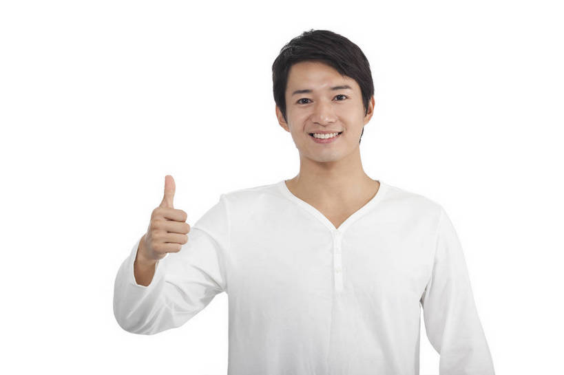 东方人,笑,微笑,横图,彩色,室内,白天,抠图,白色背景,正面,时尚,智慧,成功,广州,中国,仅一个人,突出,图片,休闲装,称赞,表扬,手势,休闲,健康,成熟,竖,自信,摄影,生活方式,青春,翘,高,夸奖,优秀,好,妙,顺利,出色,超群,杰出,卓越,奇妙,精明,聪明,男人,男性,年轻男性,亚洲人,中国人,年轻人,大拇指,站立,半身,影棚拍摄,愉快,打手势,bj174