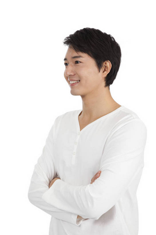 东方人,笑,微笑,竖图,彩色,室内,白天,抠图,白色背景,侧面,时尚,成功,广州,中国,仅一个人,图片,休闲装,休闲,健康,成熟,自信,摄影,生活方式,青春,精明,男人,男性,年轻男性,亚洲人,中国人,年轻人,站立,半身,影棚拍摄,愉快,bj174