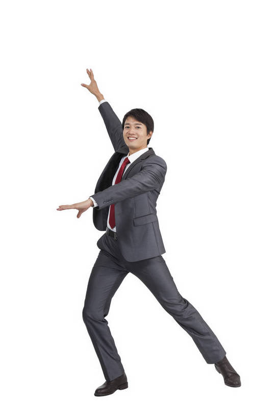 东方人,商务人士,商务男性,笑,竖图,彩色,室内,白天,抠图,白色背景,侧面,衬衫,西装,锻炼,商务,时尚,成功,运动,广州,中国,仅一个人,套装,正装,体操,图片,领带,现代,职业,健康,成熟,自信,摄影,青春,商务装,工薪阶层,精明,体育,男人,男性,年轻男性,亚洲人,中国人,年轻人,白领,上班族,全身,影棚拍摄,衬衣,健身,愉快,bj174