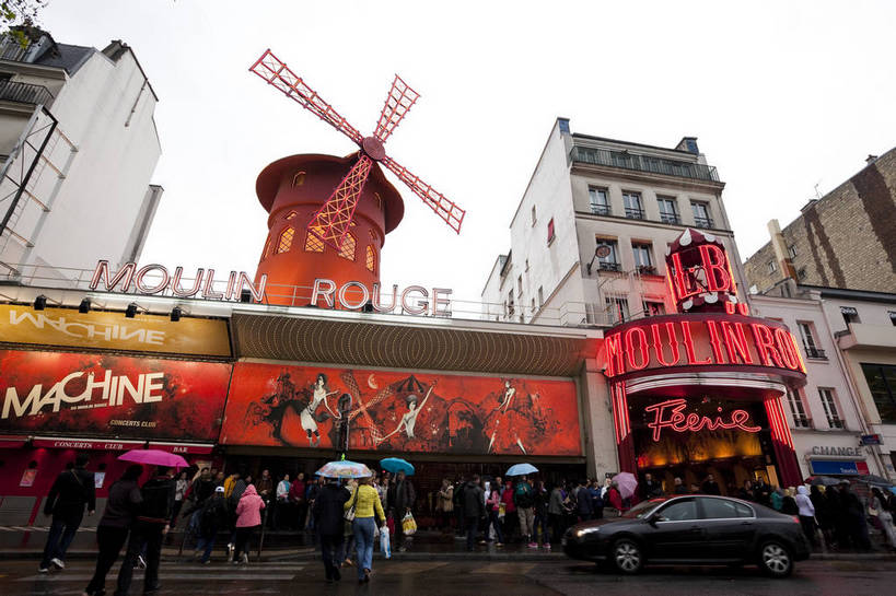 横图,彩色,室外,白天,旅游,美景,名胜古迹,城市风光,城市,道路,建筑,街道,路,公路,法国,巴黎,图片,景观,交通,辉煌,现代建筑,天空,地标建筑,旅游胜地,景色,摄影,经济,文明,娱乐场所,发展,繁荣,马路,旅行,红磨坊,bj174