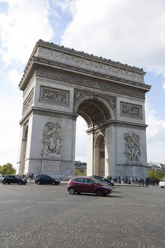 竖图,彩色,室外,白天,旅游,度假,名胜古迹,标志建筑,城市,地标,建筑,雕塑,法国,凯旋门,巴黎,遗迹,艺术,雕像,图片,景观,建筑群,古典,古迹,文物,娱乐,建设,古建筑,地标建筑,享受,休闲,旅游胜地,放松,竖,摄影,文明,古文明,戴高乐广场,世界文化遗产,旅行,传统文化,bj174