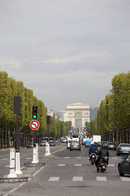 广场,竖图,彩色,室外,白天,旅游,度假,美景,名胜古迹,标志建筑,城市,道路,地标,建筑,街道,路,公路,法国,凯旋门,巴黎,游客,遗迹,图片,景观,建筑群,交通,古典,古迹,文物,娱乐,建设,古建筑,地标建筑,享受,休闲,旅游胜地,景色,放松,竖,摄影,文明,古文明,世界文化遗产,协和广场,马路,旅行,传统文化,bj174