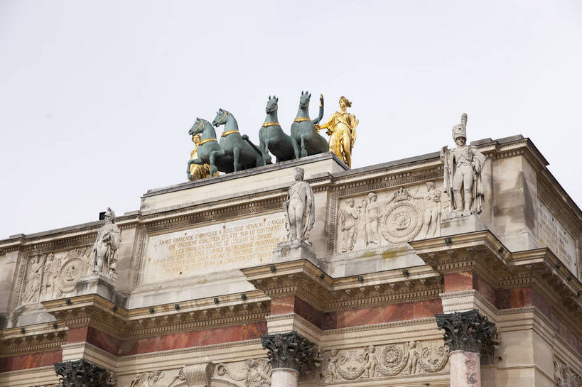 横图,彩色,室外,特写,白天,旅游,度假,名胜古迹,标志建筑,地标,建筑,法国,巴黎,遗迹,艺术,雕像,浮雕,图片,建筑群,古典,古迹,文物,娱乐,建设,古建筑,地标建筑,享受,休闲,旅游胜地,放松,摄影,文明,古文明,世界文化遗产,小凯旋门,旅行,传统文化,bj174