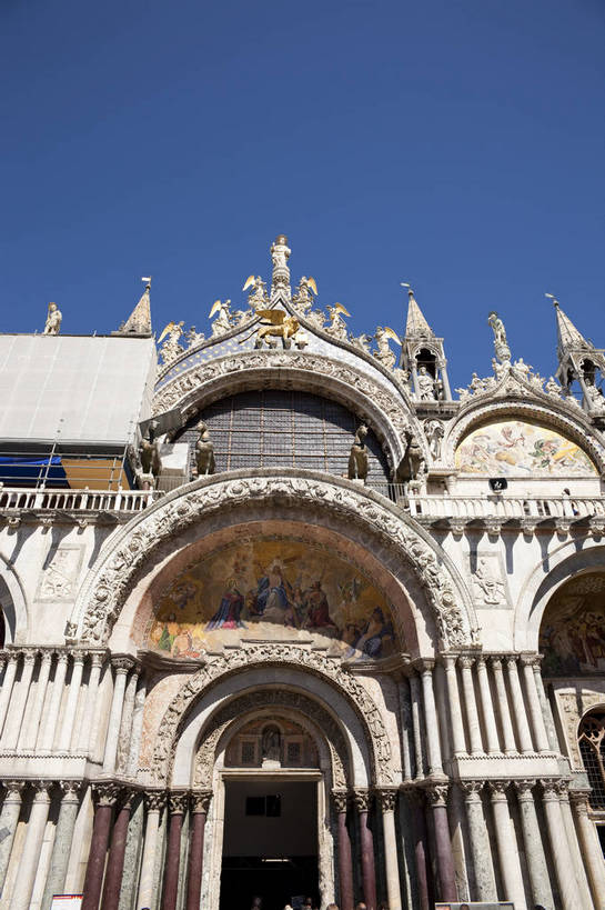 教堂,竖图,彩色,室外,特写,白天,旅游,度假,名胜古迹,标志建筑,地标,建筑,意大利,威尼斯,遗迹,图片,拱门,建筑群,古典,古迹,文物,娱乐,建设,古建筑,地标建筑,享受,休闲,旅游胜地,放松,竖,摄影,文明,古文明,世界文化遗产,旅行,圣马可教堂,传统文化,bj174
