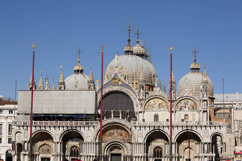 广场,教堂,横图,彩色,室外,白天,旅游,度假,名胜古迹,标志建筑,地标,建筑,意大利,威尼斯,遗迹,图片,建筑群,钟楼,古典,古迹,文物,娱乐,建设,古建筑,圆顶,地标建筑,享受,休闲,旅游胜地,放松,摄影,文明,古文明,哥特式建筑,世界文化遗产,圣马可广场,旅行,传统文化,bj174