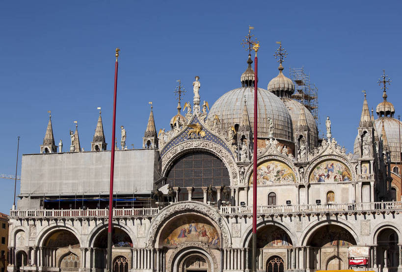 广场,教堂,横图,彩色,室外,特写,白天,旅游,度假,名胜古迹,标志建筑,地标,建筑,意大利,威尼斯,遗迹,图片,建筑群,钟楼,古典,古迹,文物,娱乐,建设,古建筑,圆顶,地标建筑,享受,休闲,旅游胜地,放松,摄影,文明,古文明,哥特式建筑,世界文化遗产,圣马可广场,旅行,传统文化,bj174