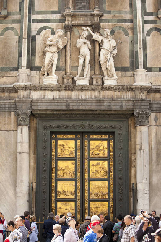 竖图,彩色,室外,特写,白天,旅游,度假,名胜古迹,门,标志建筑,地标,建筑,意大利,佛罗伦萨,遗迹,艺术,浮雕,图片,建筑群,礼堂,古典,古迹,文物,娱乐,建设,古建筑,地标建筑,享受,休闲,旅游胜地,放松,竖,摄影,文明,古文明,世界文化遗产,旅行,传统文化,bj174