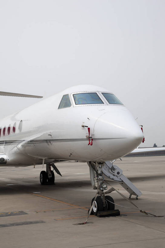 机场,竖图,彩色,室外,特写,白天,商务,飞机,建筑,北京,中国,图片,交通,航空,交通工具,运输,摄影,经济,客机,载具,公共场所,发展,繁荣,私人飞机,bj174