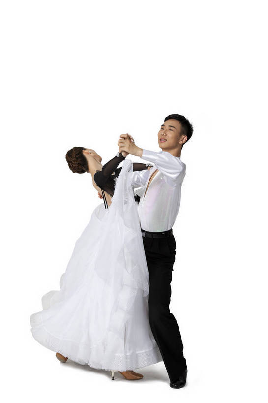 东方人,两个人,竖图,彩色,室内,白天,抠图,白色背景,侧面,时尚,跳舞,热情,合作,北京,中国,图片,旋转,长裙,健康,活力,可爱,美女,平衡,自信,摄影,青春,优雅,双人舞,优美,国标舞,舞蹈服,弹性,乐观,技能,男人,男性,年轻男性,年轻女性,女人,女性,亚洲人,中国人,年轻人,舞蹈演员,搂抱,全身,影棚拍摄,礼服,愉快,舞蹈,bj174