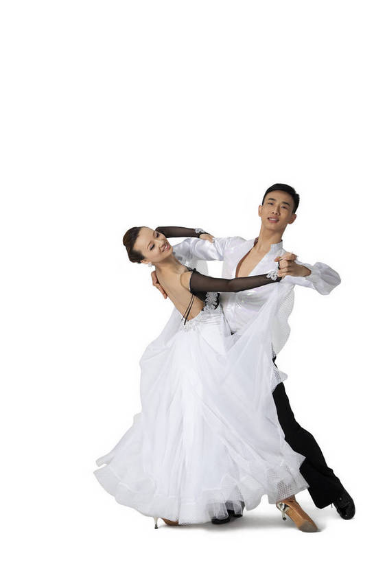 东方人,两个人,竖图,彩色,室内,白天,抠图,白色背景,侧面,时尚,跳舞,热情,合作,北京,中国,图片,旋转,长裙,健康,活力,可爱,美女,平衡,自信,摄影,青春,优雅,双人舞,优美,国标舞,舞蹈服,弹性,乐观,技能,男人,男性,年轻男性,年轻女性,女人,女性,亚洲人,中国人,年轻人,舞蹈演员,搂抱,全身,影棚拍摄,礼服,愉快,舞蹈,bj174