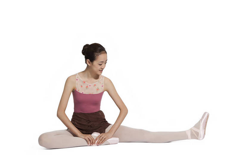 东方人,横图,彩色,室内,白天,正面,时尚,跳舞,热情,芭蕾,北京,中国,仅一个人,表演,图片,健康,活力,可爱,美女,平衡,自信,摄影,劈腿,青春,优雅,紧身衣,优美,舞蹈服,弹性,乐观,技能,年轻女性,女人,女性,亚洲人,中国人,年轻人,舞蹈演员,全身,影棚拍摄,愉快,舞蹈,bj174