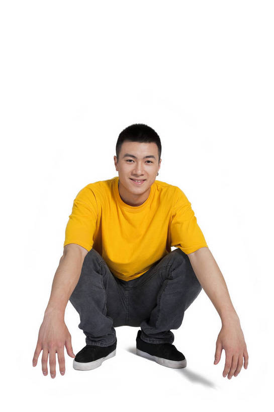 东方人,蹲,竖图,彩色,室内,白天,正面,时尚,跳舞,热情,北京,中国,仅一个人,图片,街头,休闲装,健康,个性,活力,激情,平衡,竖,摄影,技巧,青春,街舞,酷,嘻哈,弹性,动感,技能,男人,男性,年轻男性,亚洲人,中国人,年轻人,全身,影棚拍摄,愉快,舞蹈,bj174