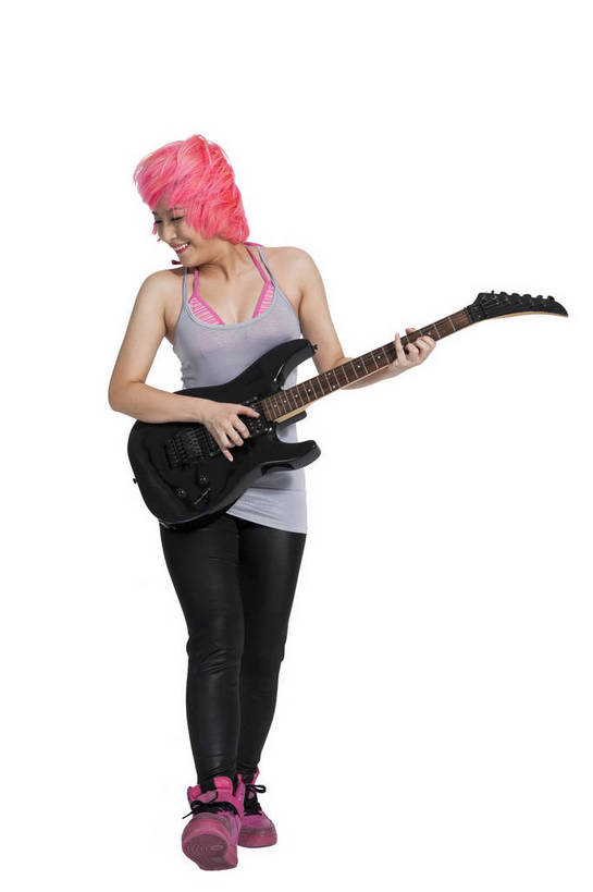 东方人,头发,竖图,彩色,室内,白天,正面,时尚,跳舞,热情,北京,中国,仅一个人,图片,街头,吉他,休闲装,娱乐,红色,休闲,健康,个性,活力,激情,美女,平衡,竖,摄影,技巧,青春,街舞,毛发,酷,嘻哈,弹唱,弹性,动感,技能,年轻女性,女人,女性,亚洲人,中国人,年轻人,全身,影棚拍摄,愉快,舞蹈,bj174