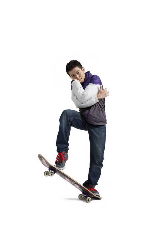 东方人,站,竖图,彩色,室内,白天,正面,时尚,跳舞,热情,运动,北京,中国,仅一个人,图片,街头,休闲装,健康,个性,活力,激情,平衡,竖,摄影,滑板,技巧,青春,街舞,酷,嘻哈,踏,弹性,动感,技能,男人,男性,年轻男性,亚洲人,中国人,年轻人,全身,影棚拍摄,愉快,舞蹈,bj174