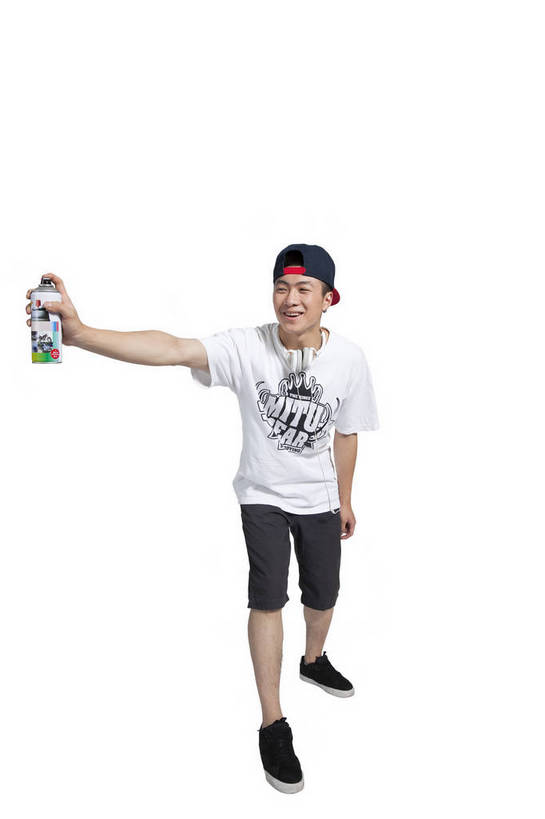 东方人,站,竖图,彩色,室内,白天,正面,时尚,热情,北京,中国,仅一个人,劳动,图片,街头,休闲装,健康,个性,活力,激情,平衡,竖,摄影,技巧,青春,酷,嘻哈,喷雾剂,弹性,动感,技能,男人,男性,年轻男性,亚洲人,中国人,年轻人,全身,影棚拍摄,愉快,bj174