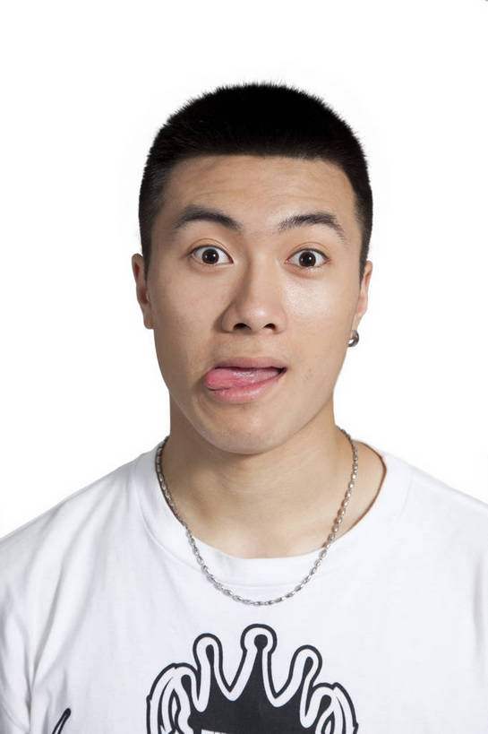 东方人,五官,脸,竖图,彩色,室内,白天,正面,时尚,热情,北京,中国,仅一个人,图片,街头,休闲装,健康,表情,鬼脸,吐舌,个性,活力,竖,摄影,头像,青春,酷,嘻哈,男人,男性,年轻男性,亚洲人,中国人,年轻人,面部,影棚拍摄,愉快,bj174