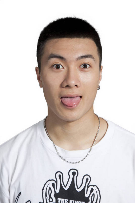 东方人,五官,脸,竖图,彩色,室内,白天,正面,时尚,热情,北京,中国,仅一个人,图片,街头,休闲装,健康,表情,鬼脸,吐舌,个性,活力,竖,摄影,头像,青春,酷,嘻哈,男人,男性,年轻男性,亚洲人,中国人,年轻人,面部,影棚拍摄,愉快,bj174