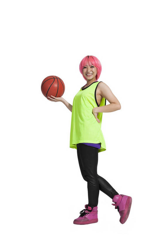 东方人,站,竖图,彩色,室内,白天,侧面,时尚,跳舞,热情,篮球,北京,中国,仅一个人,运球,造型,图片,街头,休闲装,健康,个性,活力,激情,美女,平衡,竖,摄影,技巧,青春,街舞,酷,嘻哈,弹性,动感,技能,年轻女性,女人,女性,亚洲人,中国人,年轻人,全身,影棚拍摄,愉快,舞蹈,bj174