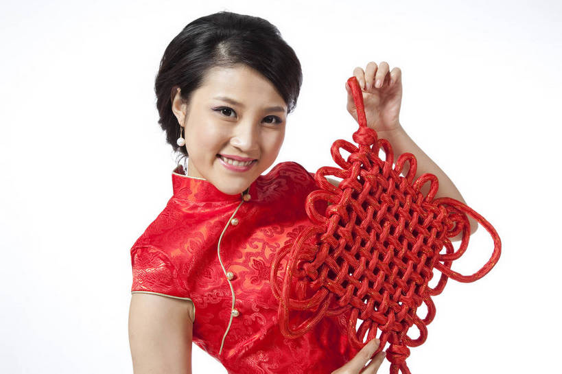 东方人,站,笑,横图,彩色,室内,白天,抠图,白色背景,侧面,民族服装,时尚,成功,北京,中国,仅一个人,旗袍,节日,庆祝,图片,古典,文化,传统,中国结,庆典,喜庆,成熟,可爱,美女,自信,摄影,生活方式,纪念,青春,优雅,端庄,乐观,妖娆,年轻女性,女人,女性,亚洲人,中国人,年轻人,半身,影棚拍摄,礼服,愉快,红衣,bj174