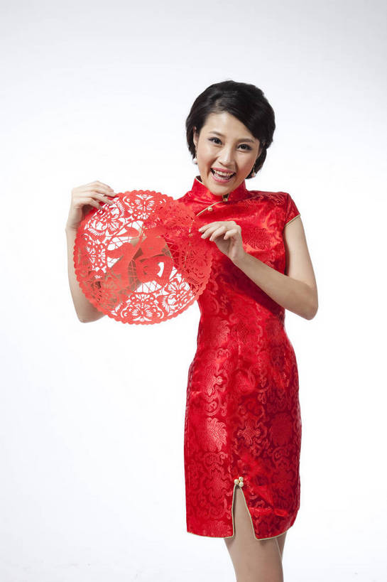 东方人,站,笑,竖图,彩色,室内,白天,抠图,白色背景,正面,民族服装,时尚,成功,北京,中国,仅一个人,旗袍,节日,庆祝,图片,古典,文化,传统,福字,剪纸,庆典,喜庆,成熟,可爱,美女,竖,自信,摄影,生活方式,纪念,青春,优雅,端庄,窗花,乐观,妖娆,年轻女性,女人,女性,亚洲人,中国人,年轻人,半身,影棚拍摄,礼服,愉快,红衣,bj174