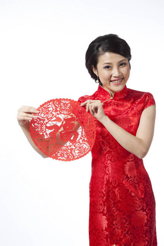 东方人,站,笑,竖图,彩色,室内,白天,抠图,白色背景,正面,民族服装,时尚,成功,北京,中国,仅一个人,旗袍,节日,庆祝,图片,古典,文化,传统,福字,剪纸,庆典,喜庆,成熟,可爱,美女,竖,自信,摄影,生活方式,纪念,青春,优雅,端庄,窗花,乐观,妖娆,年轻女性,女人,女性,亚洲人,中国人,年轻人,半身,影棚拍摄,礼服,愉快,红衣,bj174