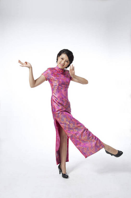 东方人,站,笑,竖图,彩色,室内,白天,抠图,白色背景,侧面,民族服装,时尚,跳舞,成功,北京,中国,仅一个人,旗袍,图片,古典,传统,成熟,可爱,美女,竖,自信,摄影,生活方式,兰花指,青春,优雅,乐观,妖娆,年轻女性,女人,女性,亚洲人,中国人,年轻人,全身,影棚拍摄,礼服,愉快,bj174