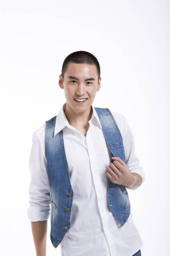 东方人,一个人,站,竖图,彩色,室内,白天,抠图,白色背景,正面,时尚,北京,中国,图片,休闲,休闲服,活力,可爱,竖,摄影,生活方式,青春,牛仔装,乐观,男人,男性,年轻男性,亚洲人,中国人,年轻人,半身,影棚拍摄,高兴,愉快,bj174