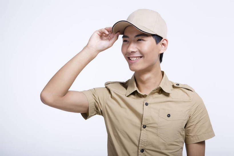 东方人,一个人,站,横图,彩色,室内,白天,抠图,白色背景,正面,工作服,北京,中国,工作,图片,职业装,手势,快递员,职业,休闲,活力,可爱,摄影,青春,乐观,男人,男性,年轻男性,亚洲人,中国人,年轻人,半身,影棚拍摄,高兴,愉快,bj174