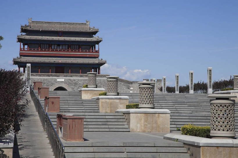 无人,广场,横图,彩色,室外,白天,旅游,度假,名胜古迹,标志建筑,地标,建筑,北京,中国,遗迹,图片,古迹,文物,娱乐,城门,建设,古建筑,享受,休闲,旅游胜地,放松,摄影,城楼,古代建筑,文明,中国文化,古文明,门楼,丰台区,旅行,永定门,bj174