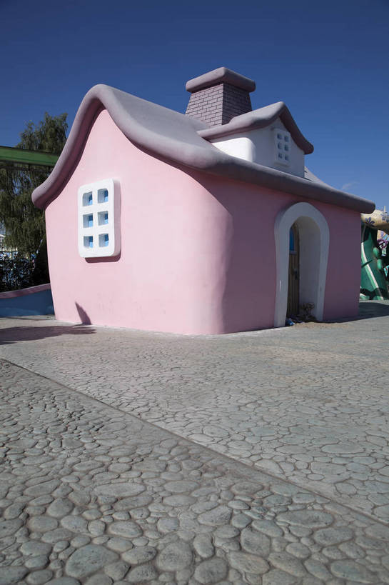 无人,游乐园,竖图,彩色,室外,白天,旅游,城市风光,城市,建筑,游乐场,北京,中国,图片,城堡,建筑群,辉煌,现代建筑,旅游胜地,摄影,文明,娱乐场所,公共场所,发展,繁荣,旅行,石景山,bj174