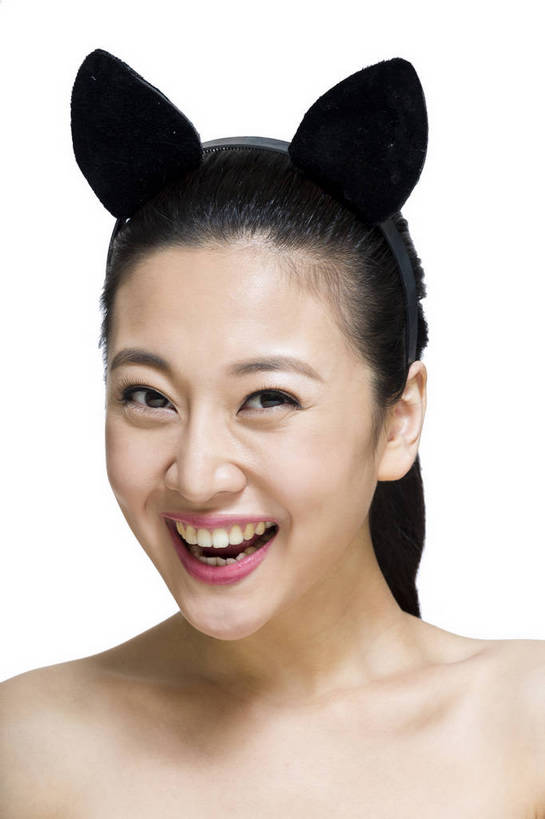 东方人,五官,脸,笑,竖图,彩色,室内,特写,白天,留白,抠图,白色背景,正面,美容,时尚,北京,中国,仅一个人,护肤,头饰,图片,休闲,表情,成熟,可爱,美女,自信,摄影,头像,生活方式,精致,青春,优雅,兔耳朵,肖像,乐观,年轻女性,女人,女性,亚洲人,中国人,年轻人,面部,影棚拍摄,愉快,bj174