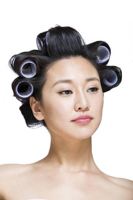 东方人,五官,脸,笑,竖图,彩色,室内,特写,白天,留白,抠图,白色背景,正面,美容,美发,时尚,北京,中国,仅一个人,护肤,图片,休闲,表情,成熟,可爱,美女,自信,摄影,头像,生活方式,护发,烫发,精致,青春,优雅,卷,肖像,乐观,年轻女性,女人,女性,亚洲人,中国人,年轻人,面部,影棚拍摄,愉快,bj174