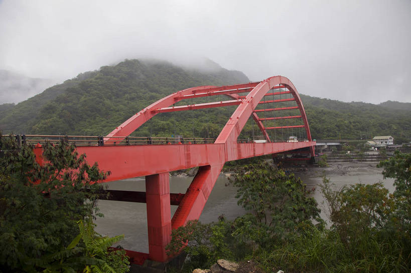 无人,横图,彩色,室外,白天,旅游,度假,森林,山,雾,台湾,中国,图片,桥,交通,娱乐,铁桥,村庄,享受,休闲,旅游胜地,放松,摄影,文明,中国文化,河,旅行,公路桥,bj174