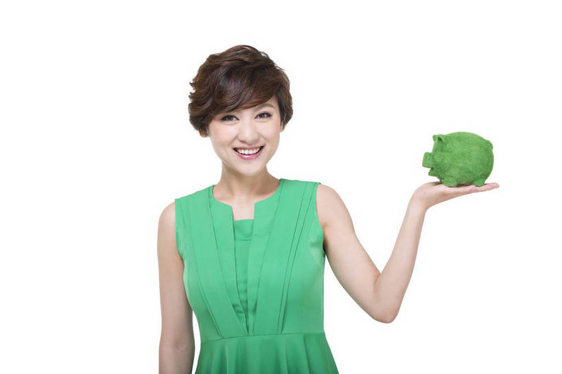 东方人,中年人,一个人,站,微笑,横图,彩色,室内,白天,留白,抠图,白色背景,正面,裙子,时尚,幸福,北京,中国,仅一个年轻女性,环保,图片,小猪,绿色,模型,健康,展示,储蓄罐,放松,美女,储蓄,理财,摄影,生活方式,宣传,端庄,乐观,节约,年轻女性,女人,女性,亚洲人,中国人,年轻人,半身,影棚拍摄,欢乐,愉快,bj174