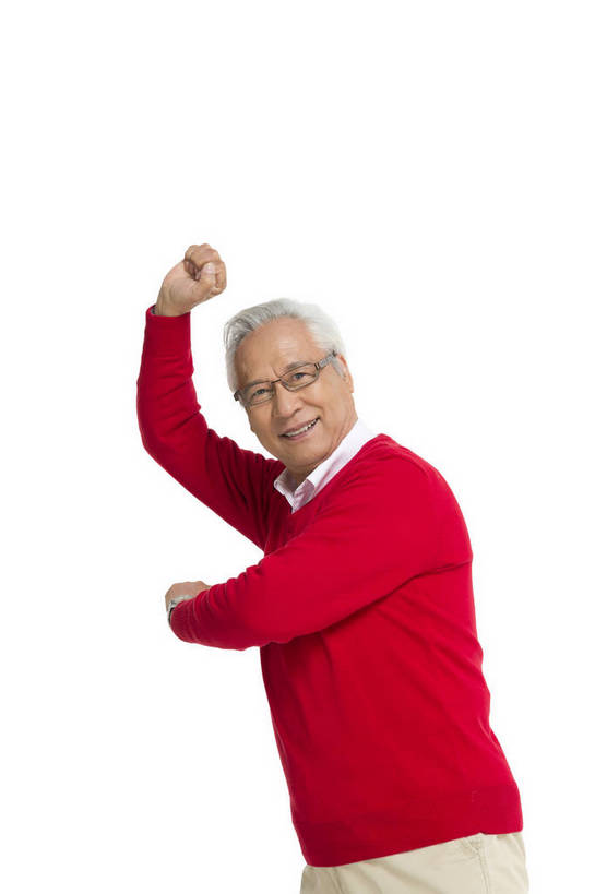 东方人,老年人,一个人,站,笑,竖图,彩色,室内,白天,留白,抠图,白色背景,侧面,时尚,幸福,运动,北京,中国,春节,新年,节日,庆祝,图片,文化,老人,仅一个老年男性,庆典,健康,喜庆,展示,放松,摄影,生活方式,纪念,太极,慈祥,乐观,和善,老年男性,男人,男性,亚洲人,中国人,半身,影棚拍摄,欢乐,红衣,传统节日,bj174