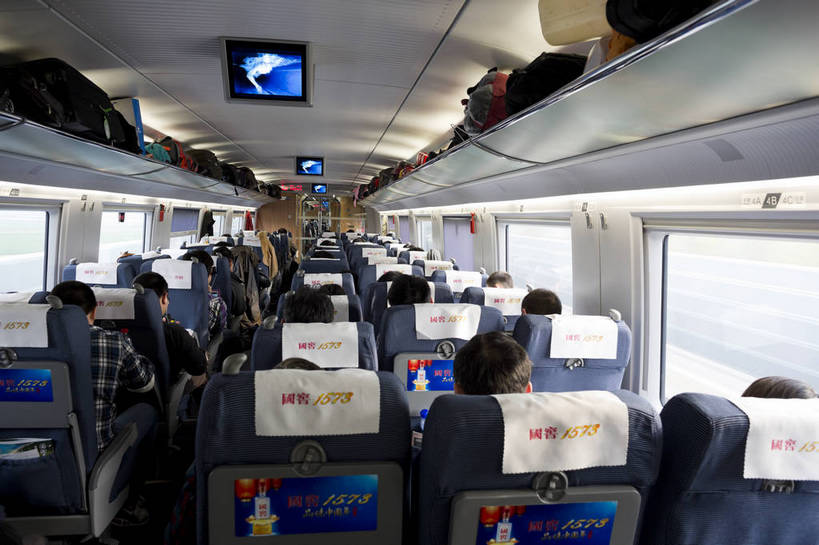 横图,彩色,室内,白天,旅游,火车,上海,中国,乘客,图片,公共交通,交通,辉煌,车厢,交通工具,旅游胜地,摄影,高铁,文明,发展,繁荣,旅行,bj174