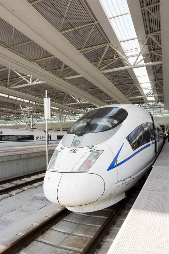 火车站,竖图,彩色,室外,白天,旅游,汽车,电车,上海,中国,图片,站台,交通,子弹头,辉煌,车,交通工具,旅游胜地,摄影,货车,高铁,有轨电车,公共设施,文明,载具,高速列车,发展,上海火车站,繁荣,旅行,bj174