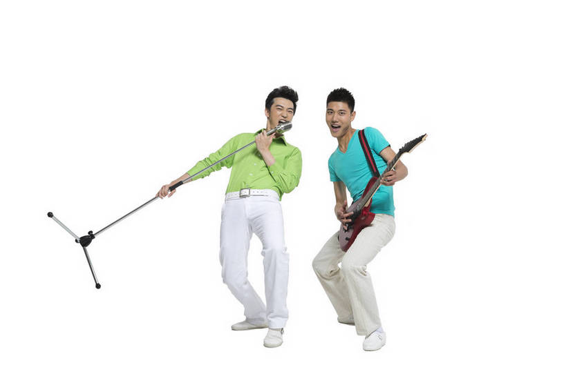 东方人,横图,彩色,室内,白天,留白,抠图,白色背景,侧面,时尚,陶醉,跳舞,快乐,幸福,北京,中国,仅一个人,图片,弹奏,演奏,弹吉他,休闲装,现代,半蹲,享受,休闲,放松,活力,自信,唱歌,摄影,生活方式,青春,手舞足蹈,演唱,歌唱,动感,乐观,男人,男性,年轻男性,亚洲人,中国人,年轻人,全身,影棚拍摄,愉快,bj174